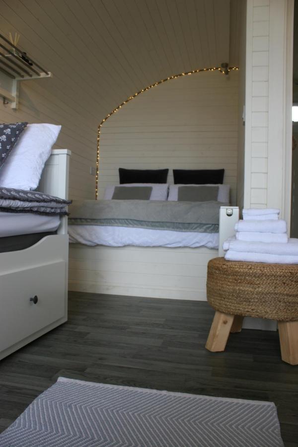Strathy Bay Pods Hotel Exterior photo